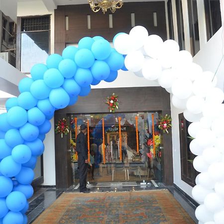 Hotel Park Plaza Varanasi Eksteriør bilde